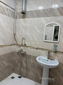 Satılır 2 otaqlı köhnə tikili 60 m²