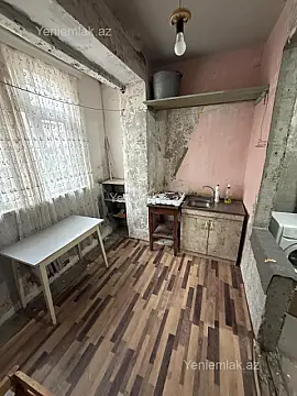 Satılır 2 otaqlı köhnə tikili 60 m²