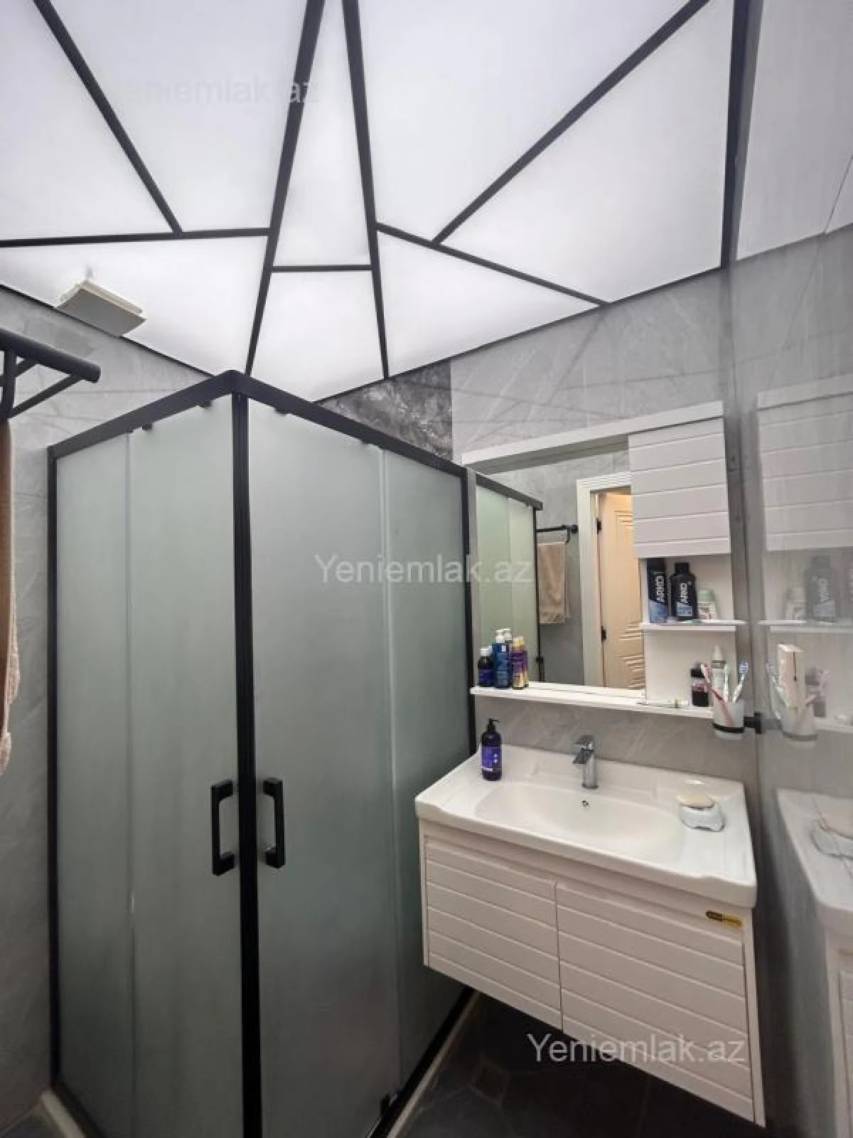 Satılır 3 otaqlı köhnə tikili 80 m²