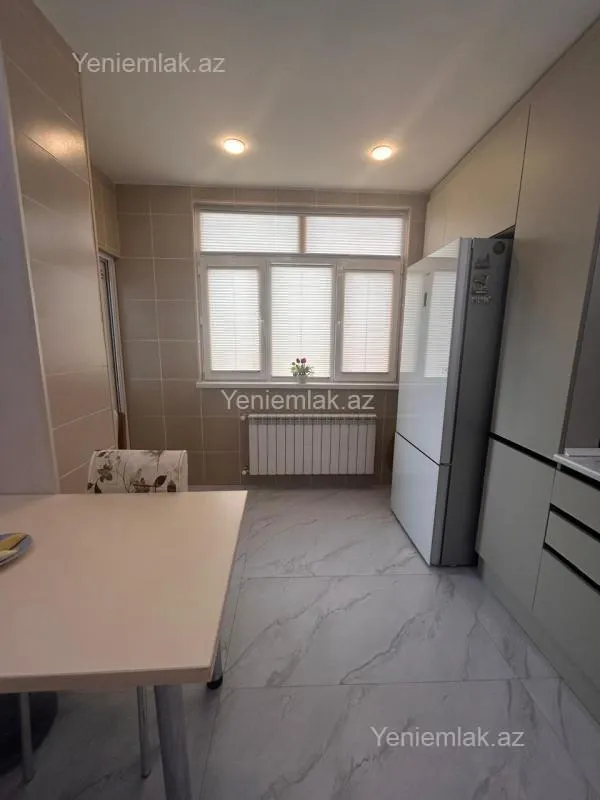 Satılır 3 otaqlı köhnə tikili 80 m²