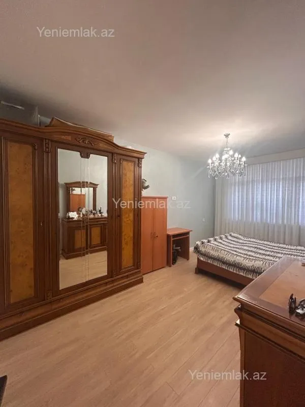 Satılır 3 otaqlı köhnə tikili 80 m²