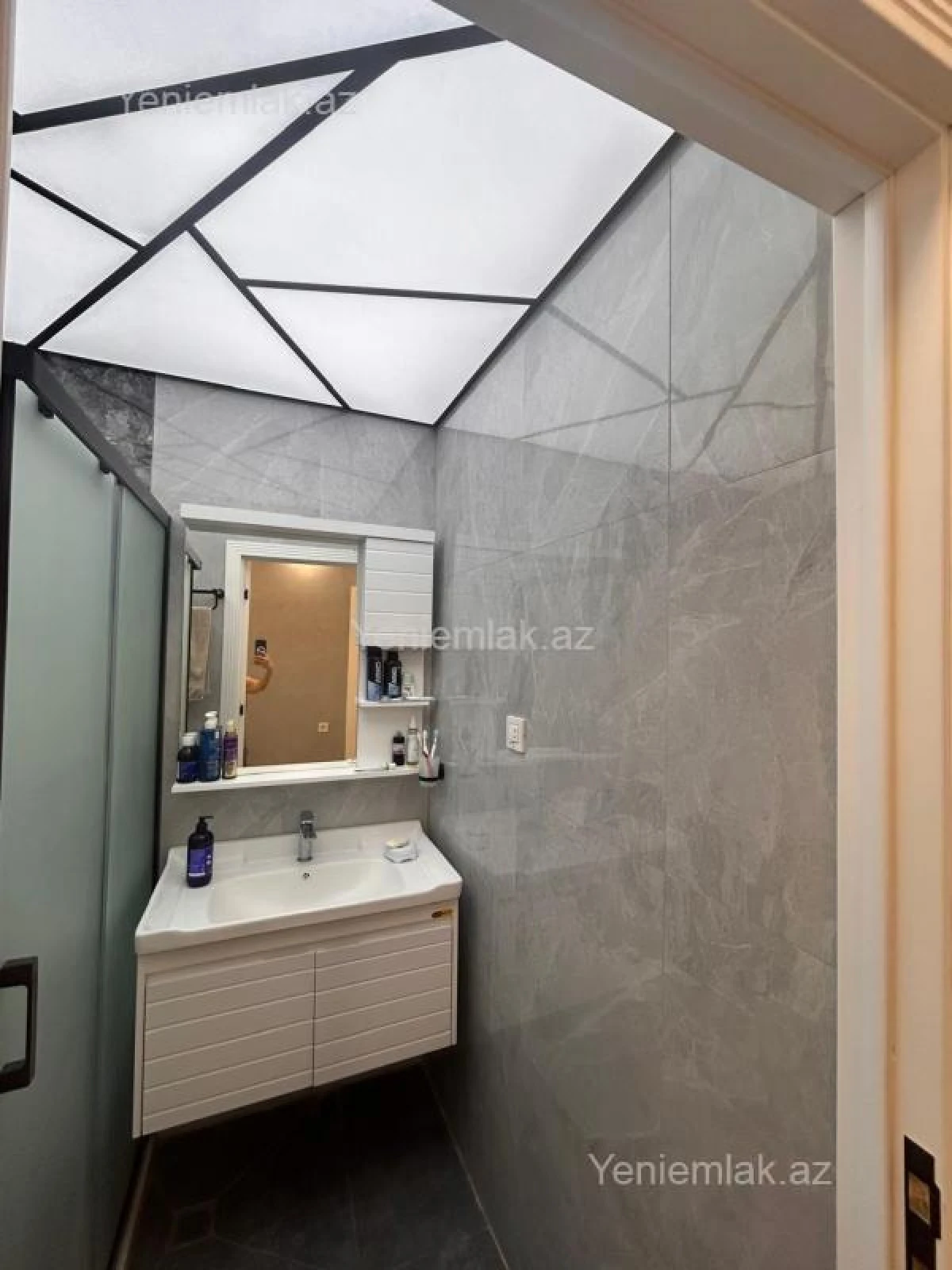 Satılır 3 otaqlı köhnə tikili 80 m²