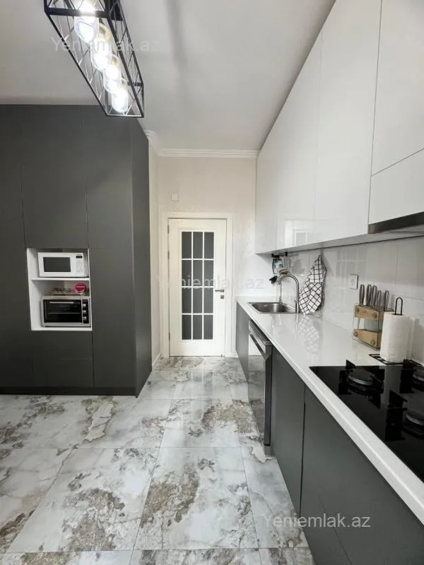 Satılır 3 otaqlı yeni tikili 115 m²