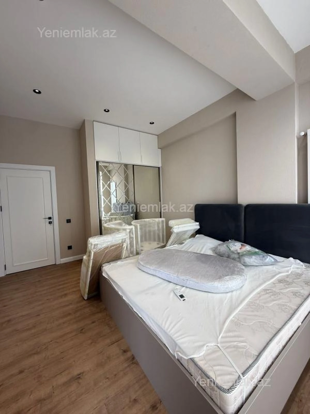 Satılır 2 otaqlı yeni tikili 79.1 m²