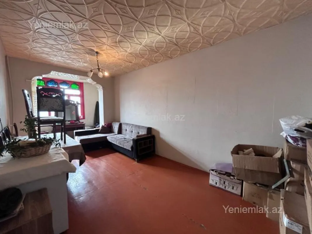 Satılır 3 otaqlı köhnə tikili 90 m²