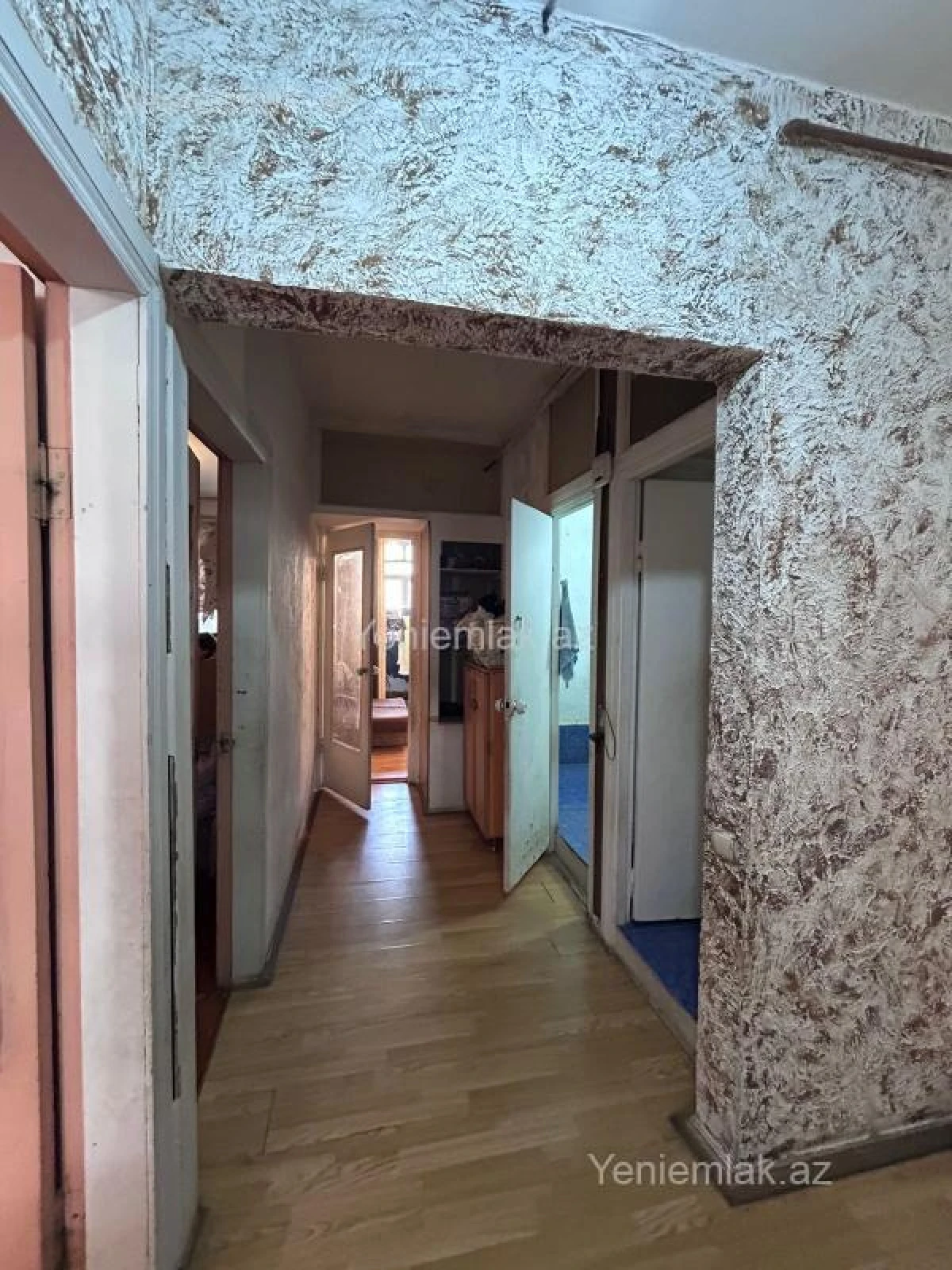 Satılır 3 otaqlı köhnə tikili 90 m²