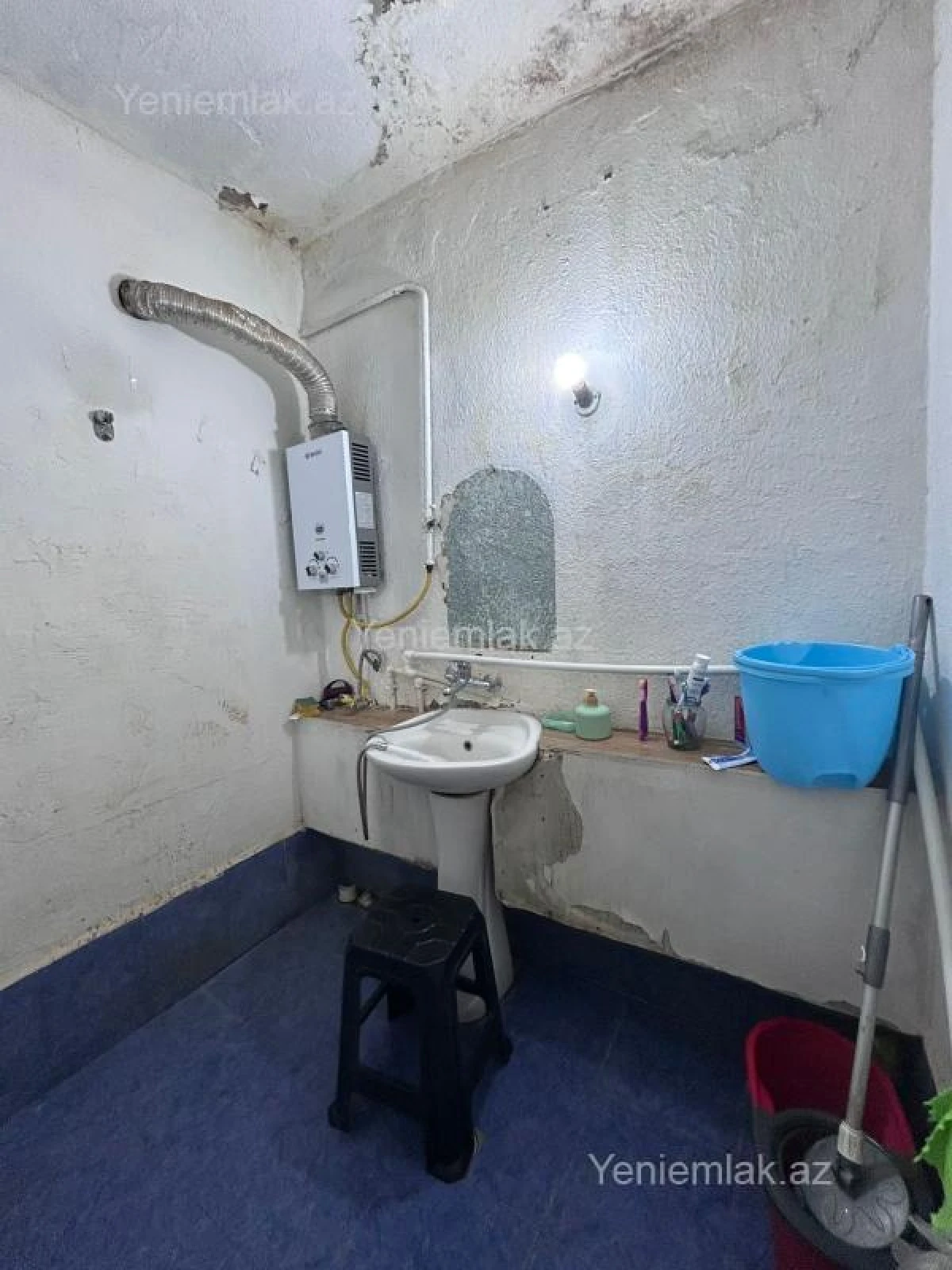 Satılır 3 otaqlı köhnə tikili 90 m²