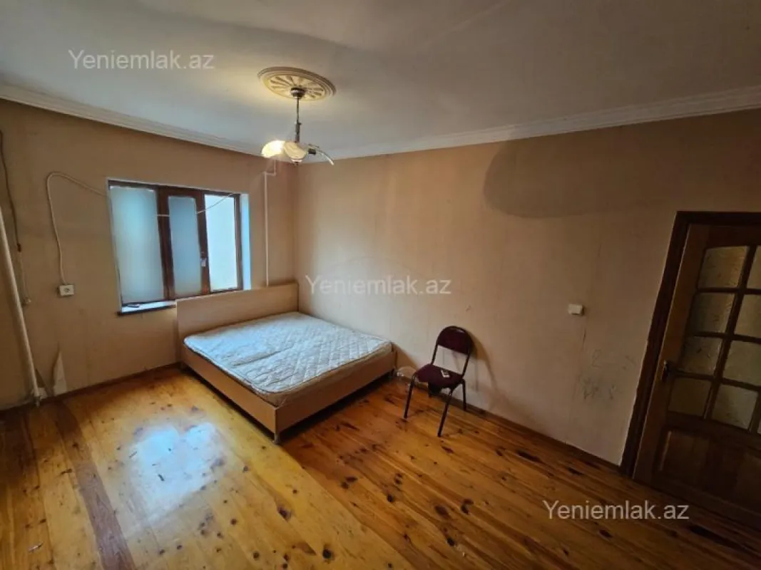 Satılır 2 otaqlı köhnə tikili 55 m²