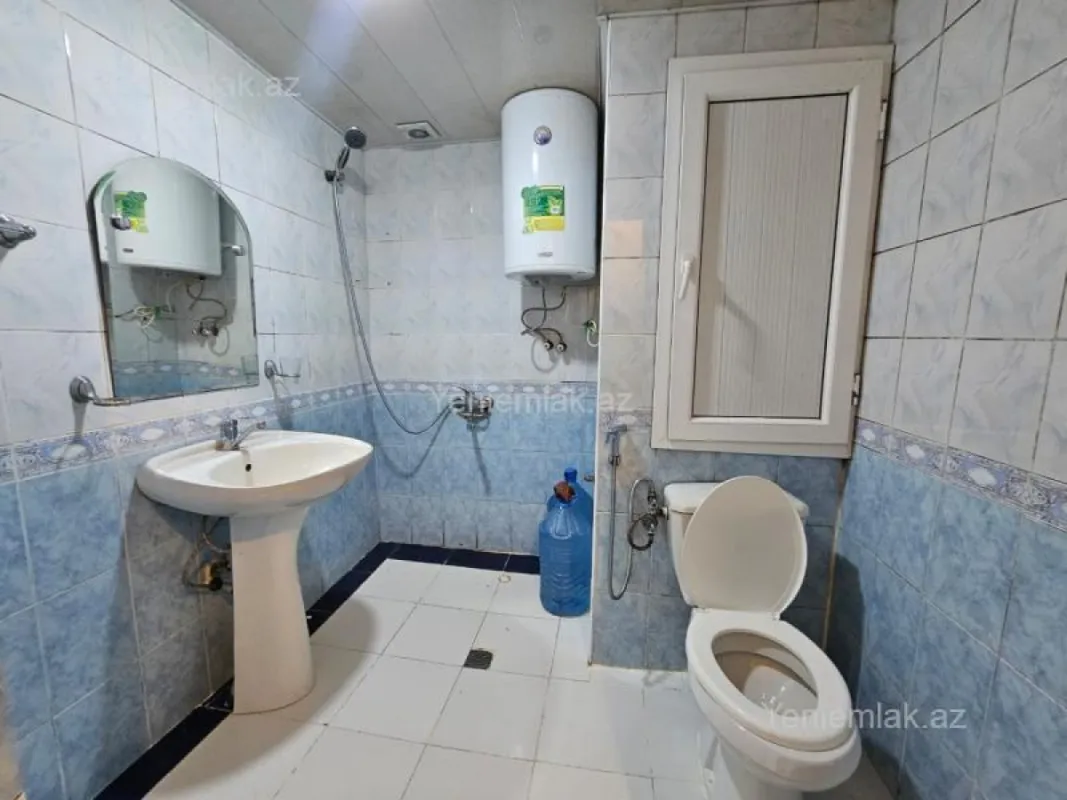 Satılır 2 otaqlı köhnə tikili 55 m²