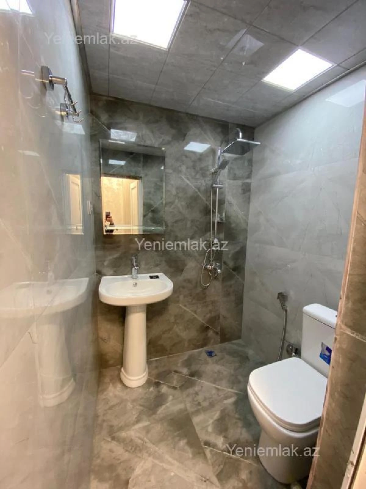 Satılır 2 otaqlı köhnə tikili 40 m²