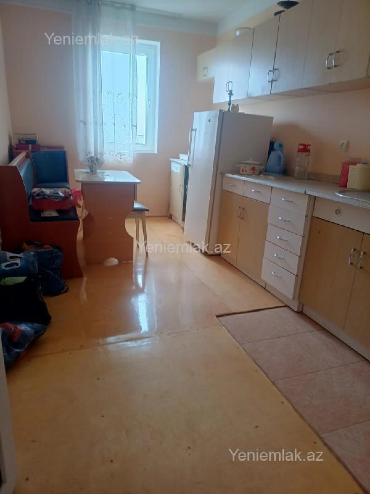 Satılır 4 otaqlı köhnə tikili 95 m²
