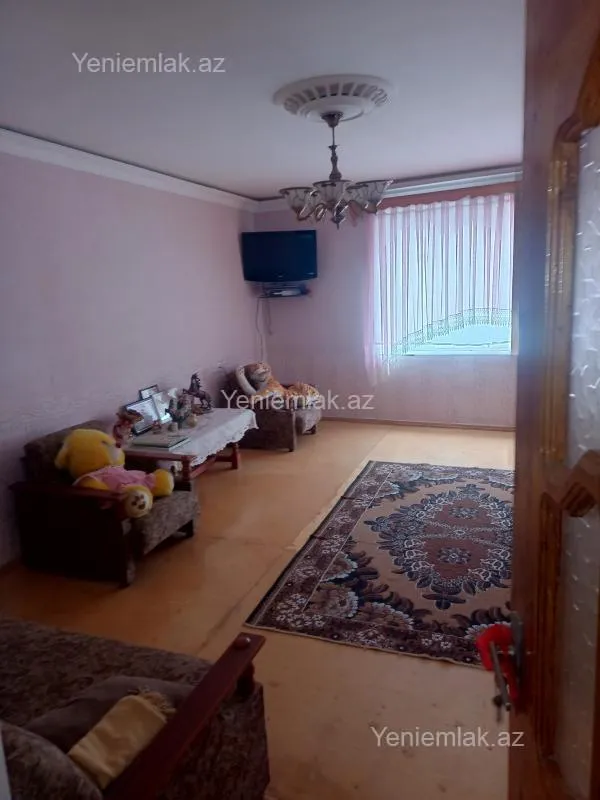 Satılır 4 otaqlı köhnə tikili 95 m²