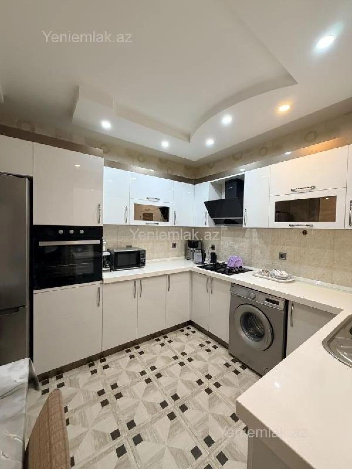 Satılır 3 otaqlı yeni tikili 90 m²