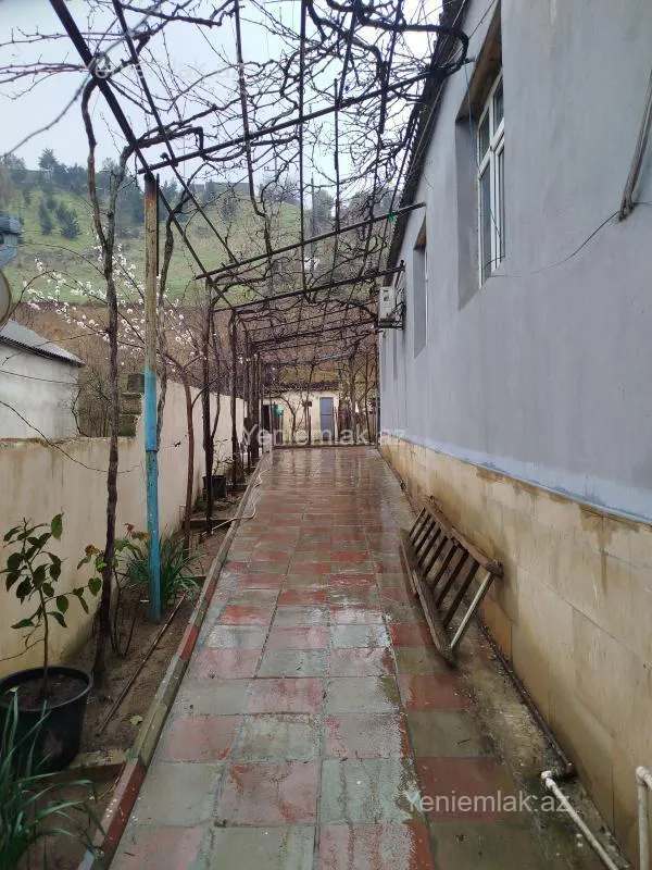 Satılır 4 otaqlı həyət evi 160 m²