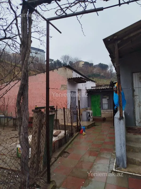 Satılır 4 otaqlı həyət evi 160 m²