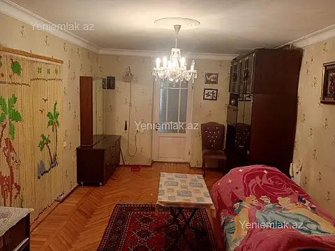 Satılır 3 otaqlı köhnə tikili 70 m²