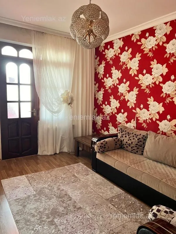 Satılır 5 otaqlı köhnə tikili 110 m²