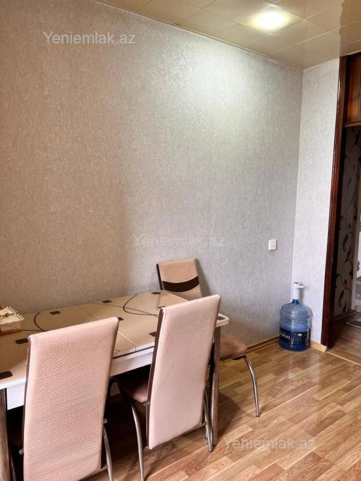 Satılır 5 otaqlı köhnə tikili 110 m²