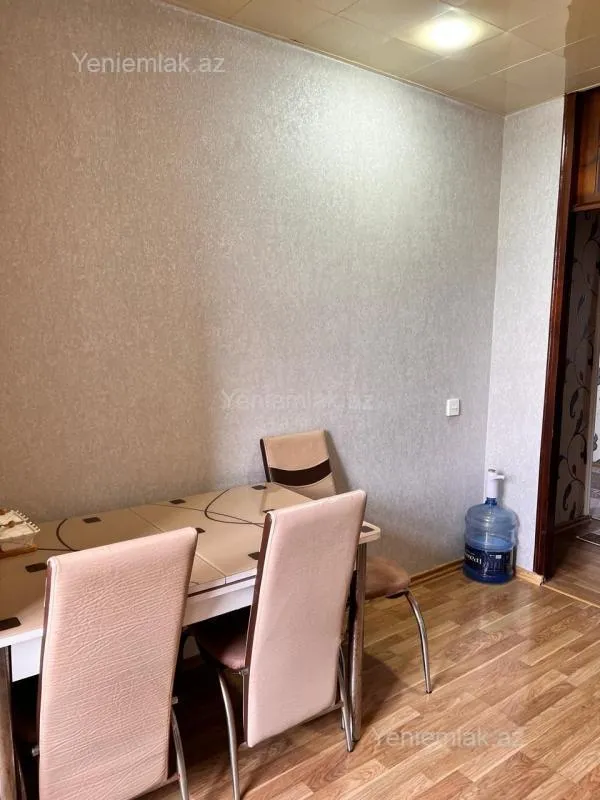 Satılır 5 otaqlı köhnə tikili 110 m²