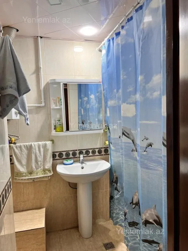 Satılır 5 otaqlı köhnə tikili 110 m²