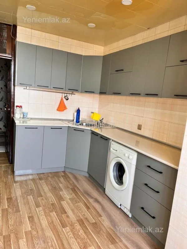 Satılır 5 otaqlı köhnə tikili 110 m²