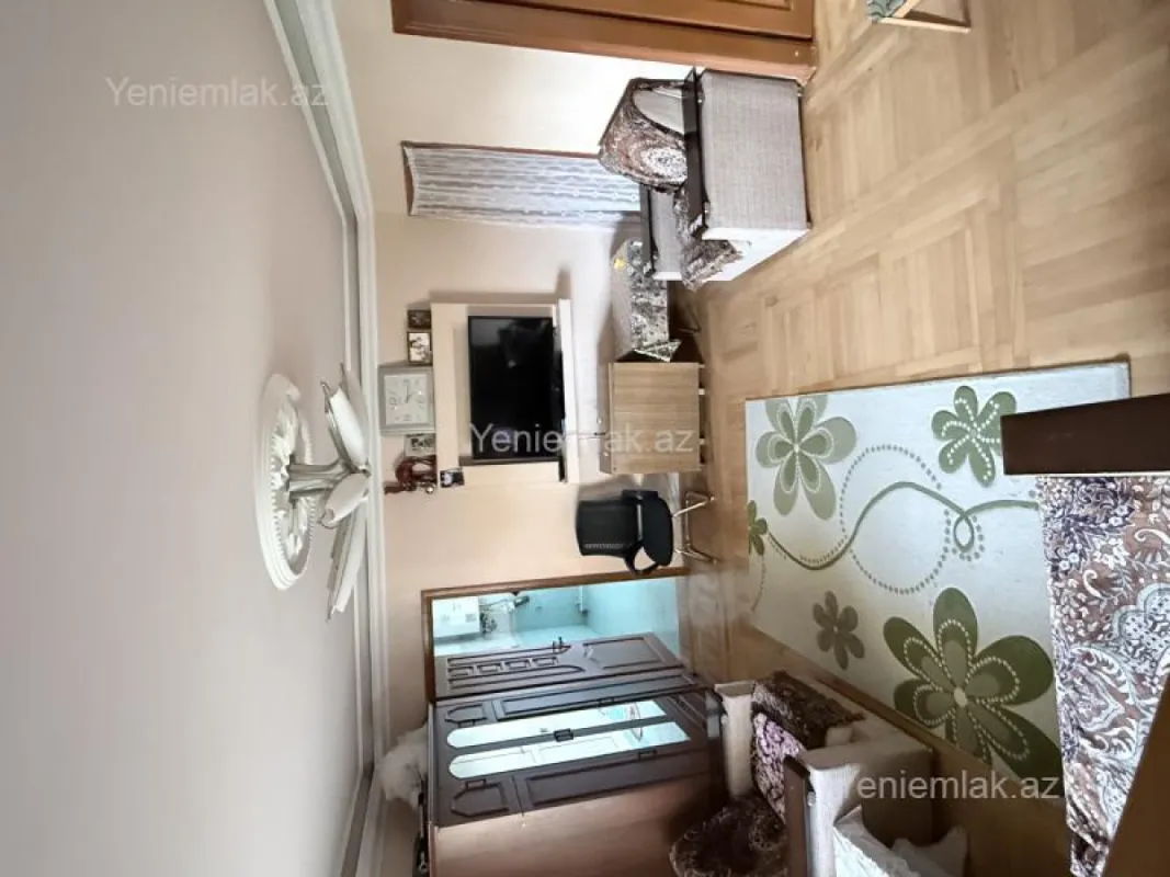 Satılır 5 otaqlı həyət evi 210 m²