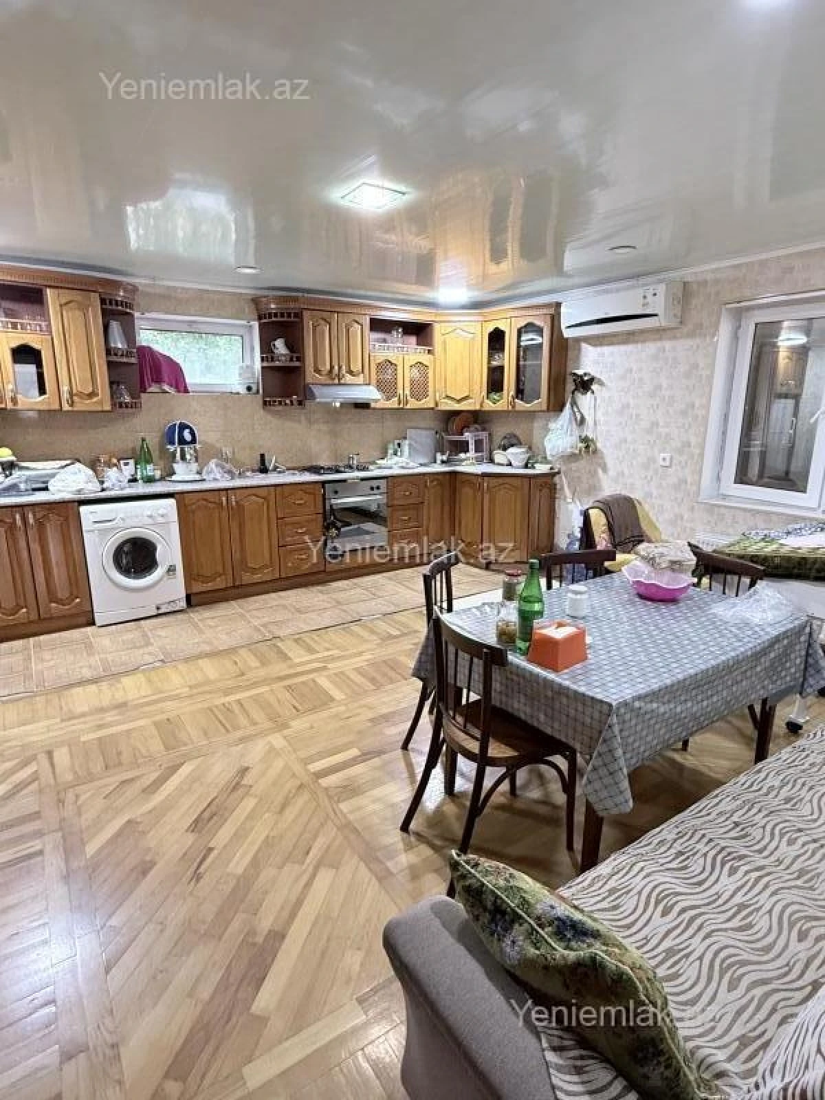 Satılır 5 otaqlı həyət evi 210 m²