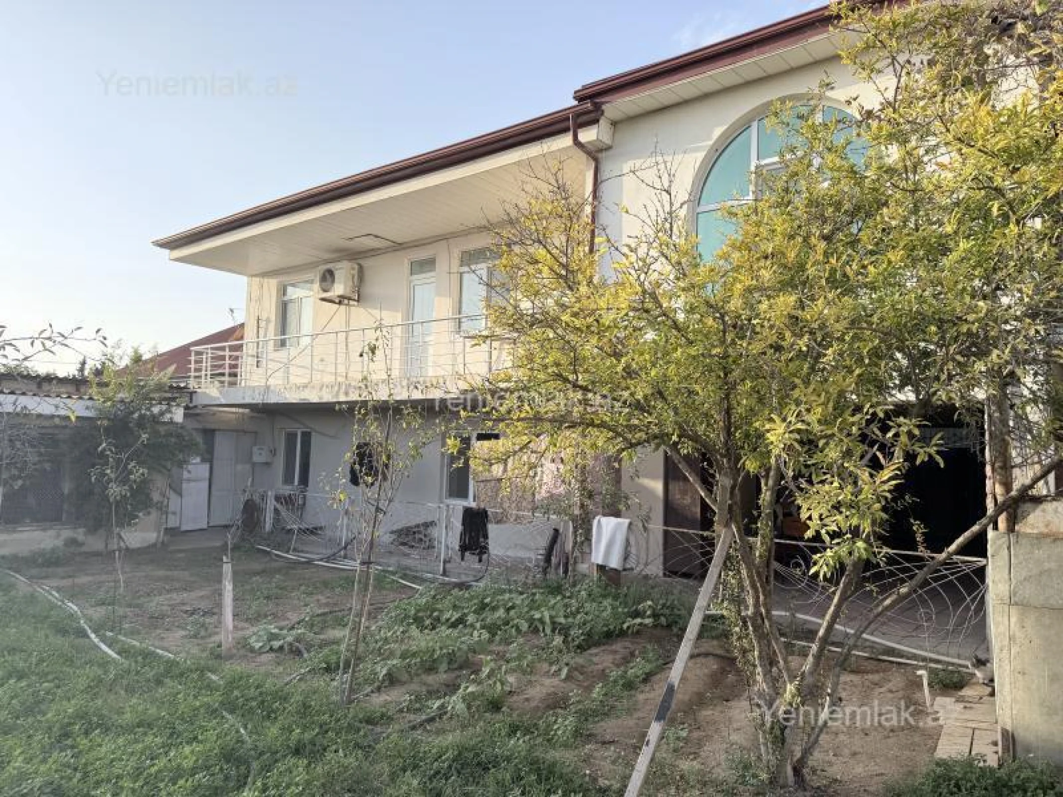 Satılır 5 otaqlı həyət evi 210 m²