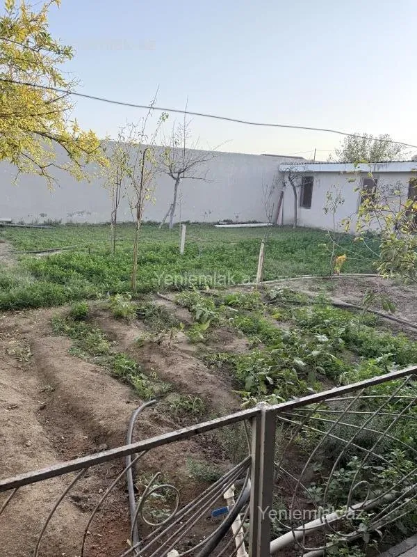 Satılır 5 otaqlı həyət evi 210 m²