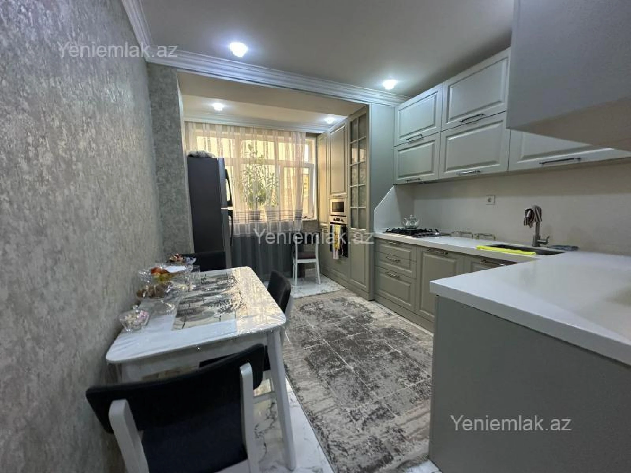 Satılır 4 otaqlı köhnə tikili 120 m²