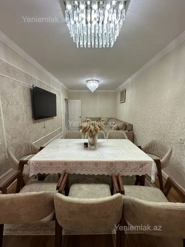 Satılır 4 otaqlı köhnə tikili 120 m²