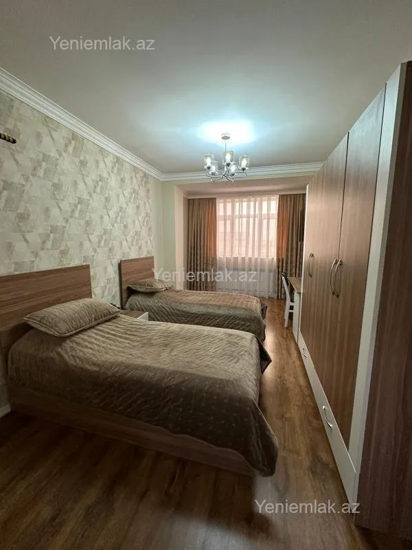 Satılır 4 otaqlı köhnə tikili 120 m²