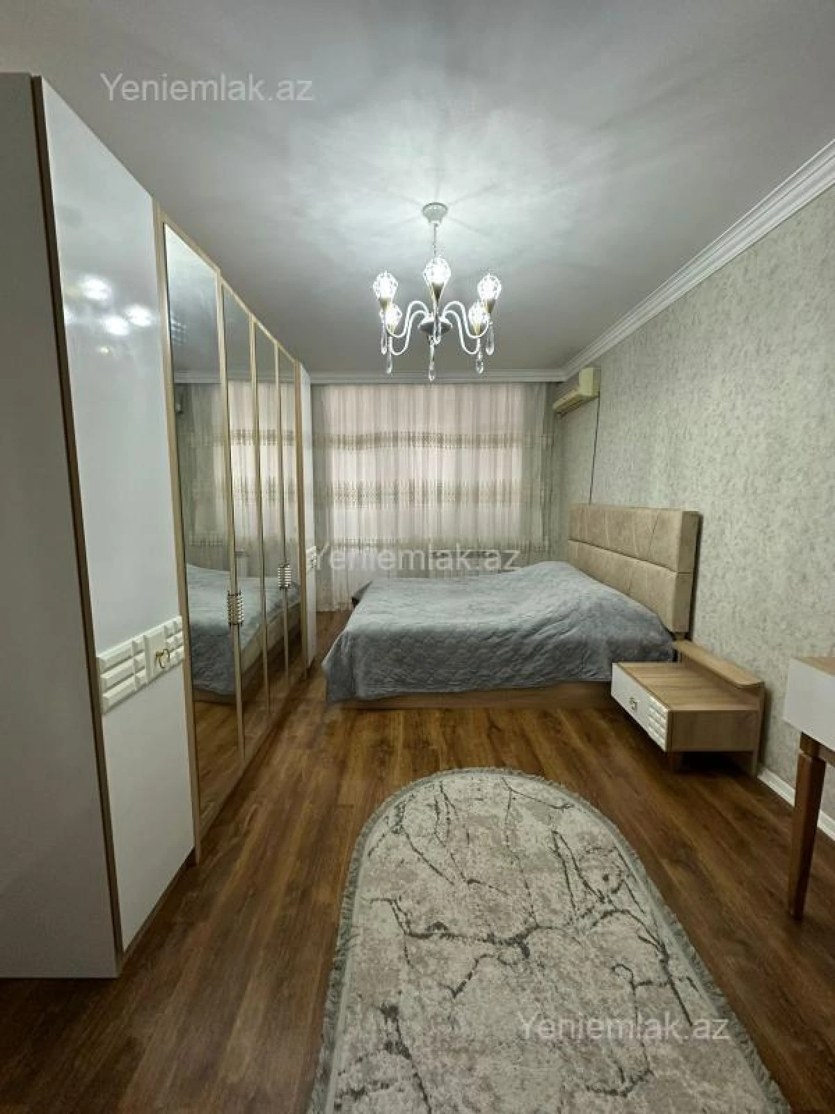 Satılır 4 otaqlı köhnə tikili 120 m²
