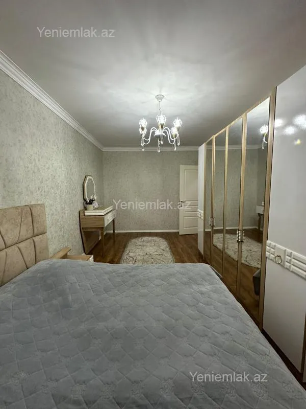 Satılır 4 otaqlı köhnə tikili 120 m²