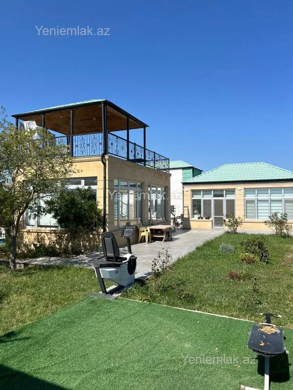 Satılır 7 otaqlı həyət evi 375 m²