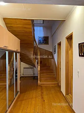 Satılır 7 otaqlı həyət evi 375 m²