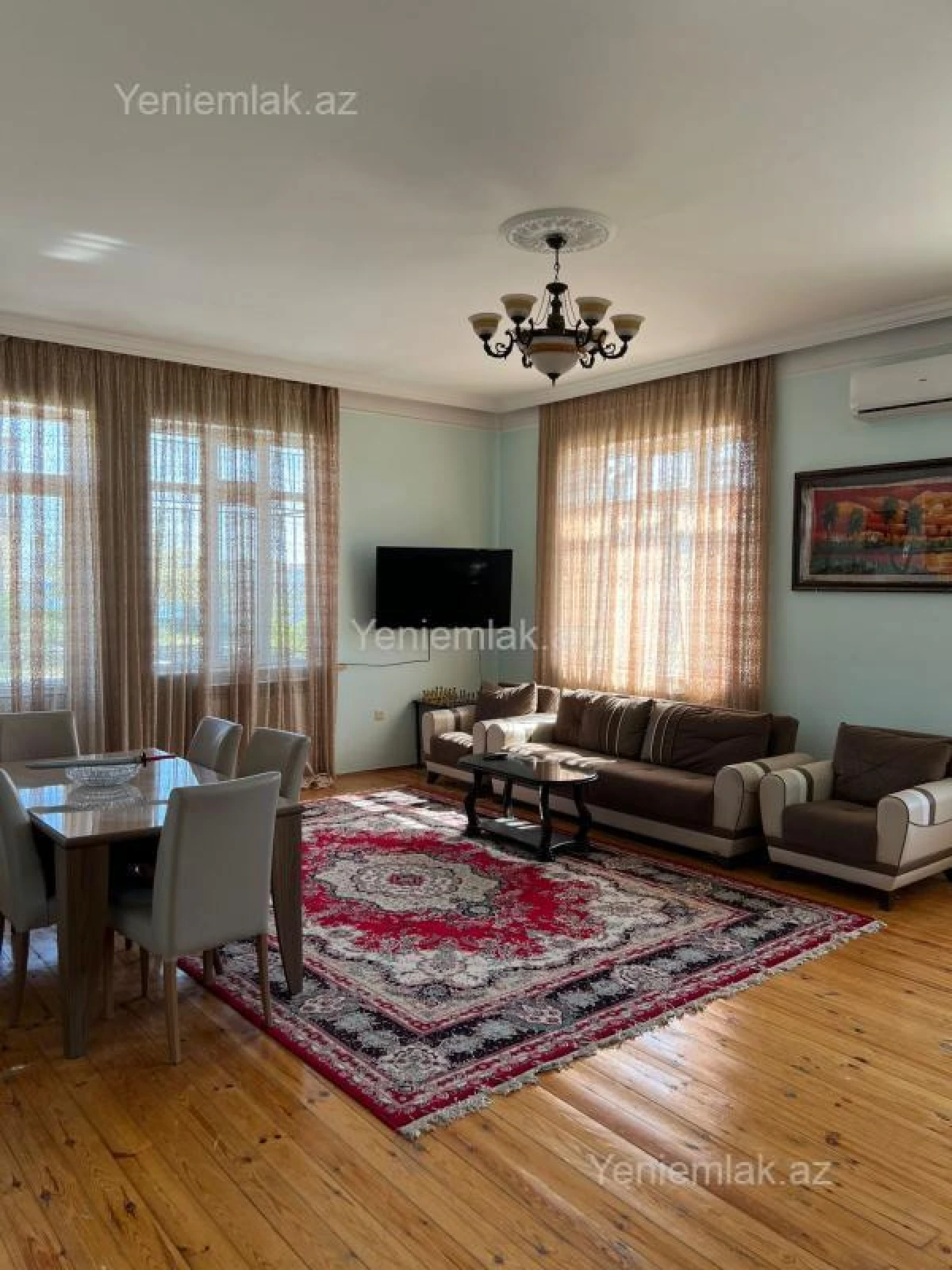 Satılır 7 otaqlı həyət evi 375 m²