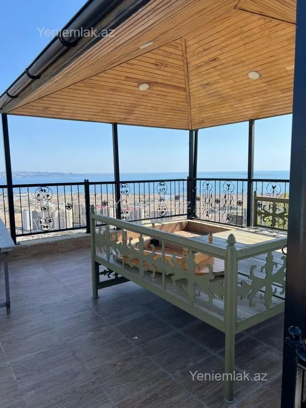 Satılır 7 otaqlı həyət evi 375 m²