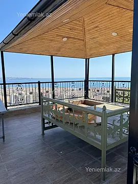 Satılır 7 otaqlı həyət evi 375 m²