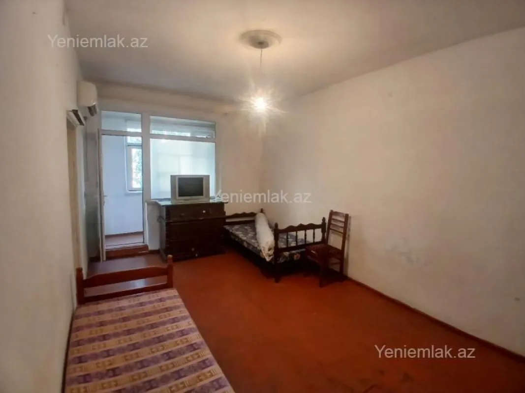 Satılır 2 otaqlı köhnə tikili 50 m²