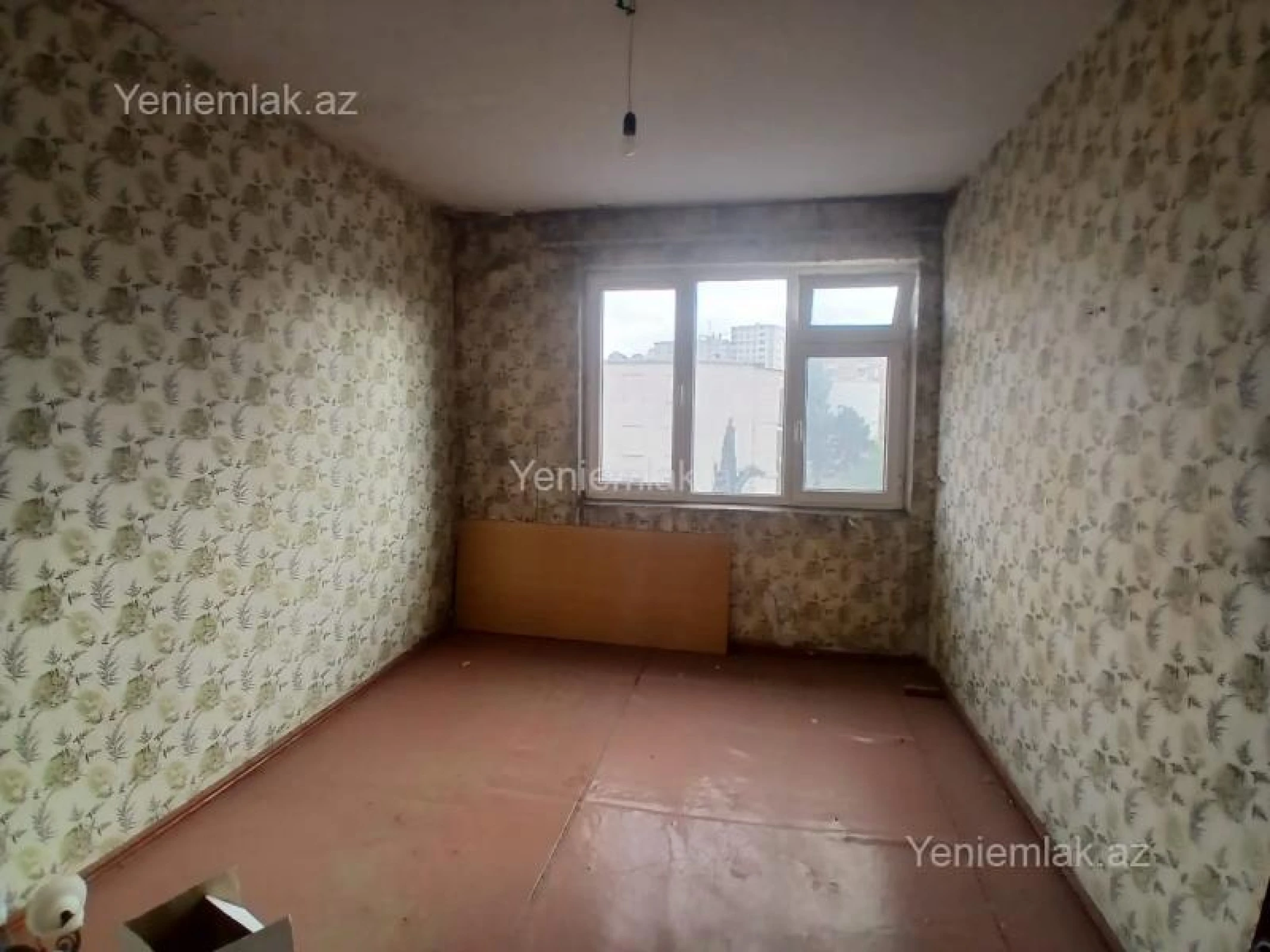 Satılır 2 otaqlı köhnə tikili 50 m²