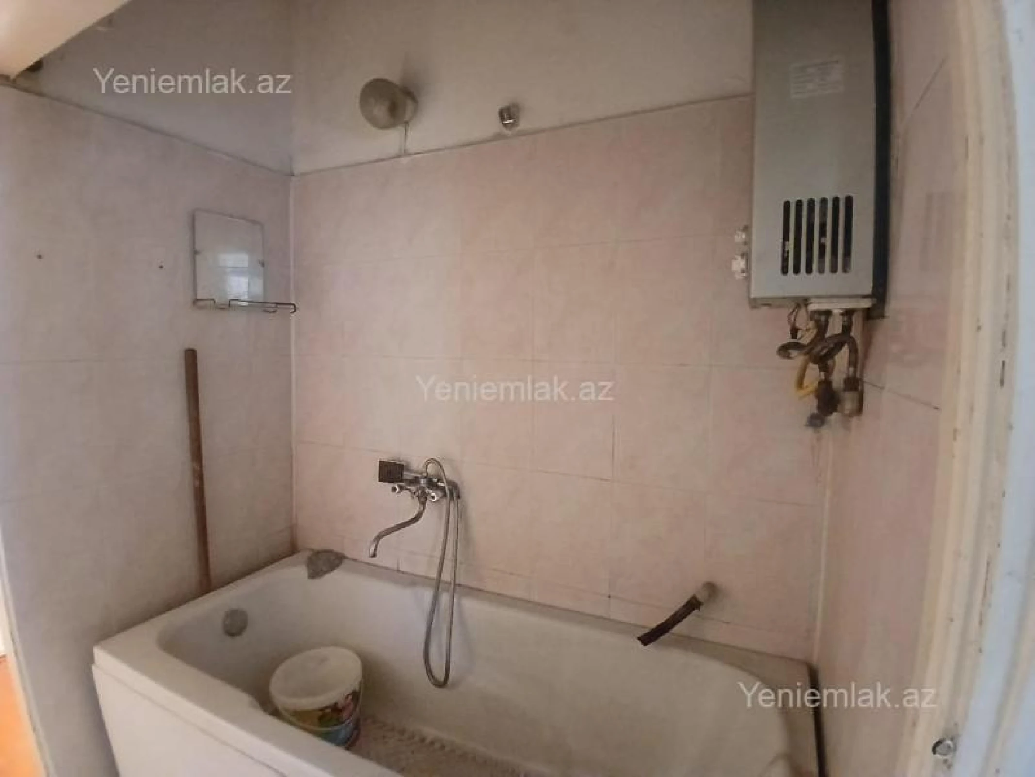 Satılır 2 otaqlı köhnə tikili 50 m²