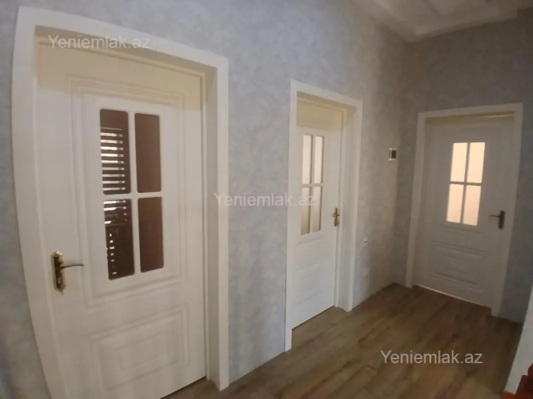 Satılır 5 otaqlı həyət evi 180 m²