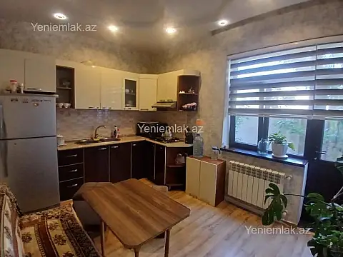 Satılır 5 otaqlı həyət evi 180 m²