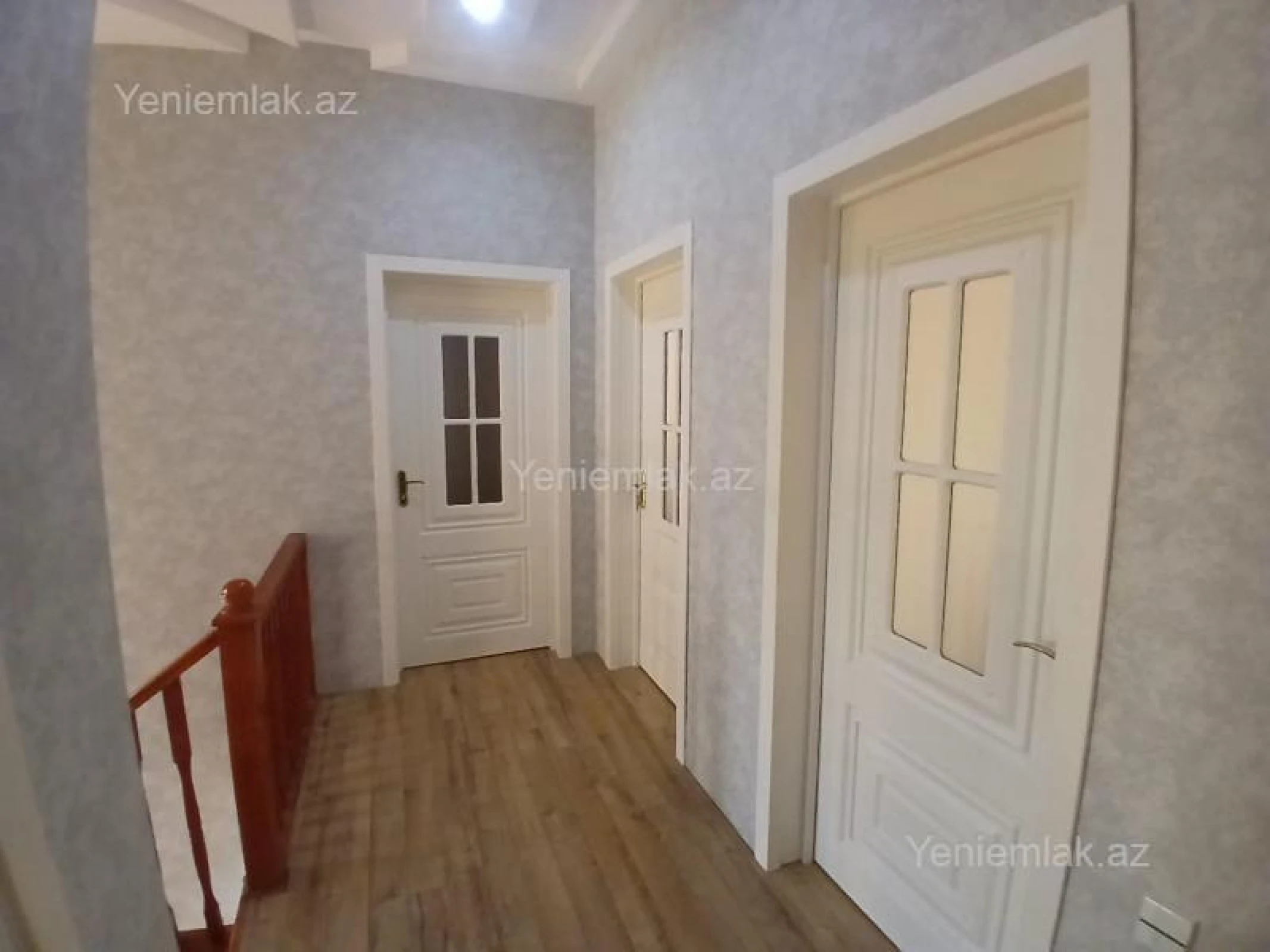 Satılır 5 otaqlı həyət evi 180 m²