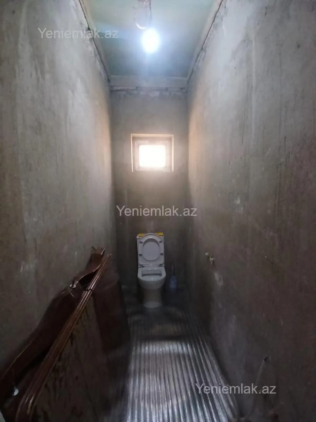 Satılır 5 otaqlı həyət evi 180 m²