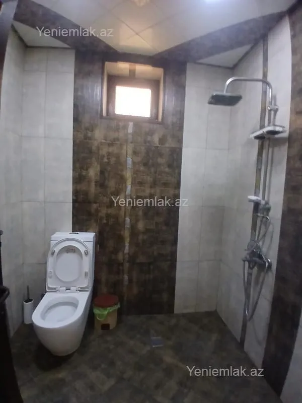 Satılır 5 otaqlı həyət evi 180 m²