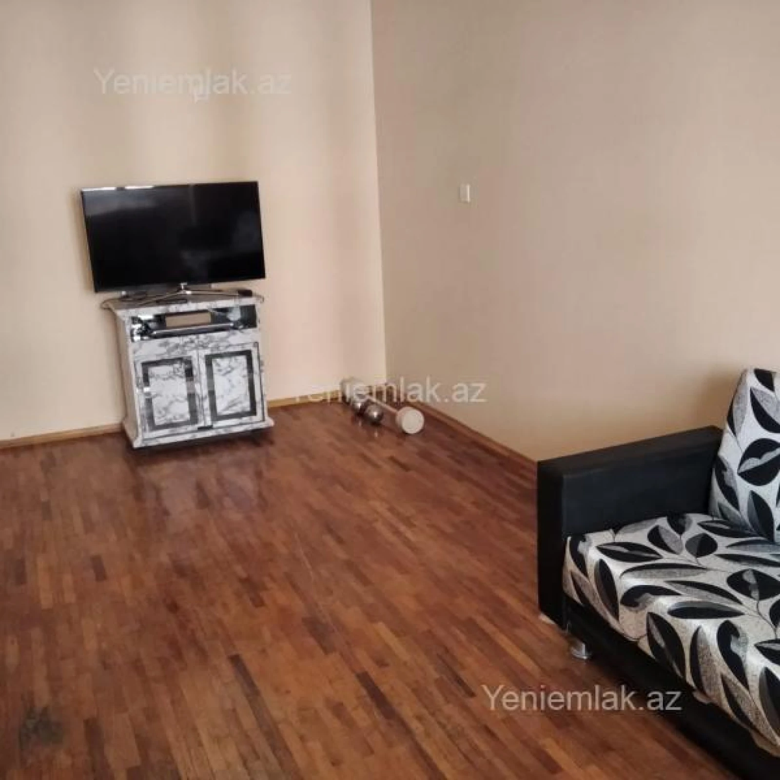 Satılır 2 otaqlı köhnə tikili 56 m²