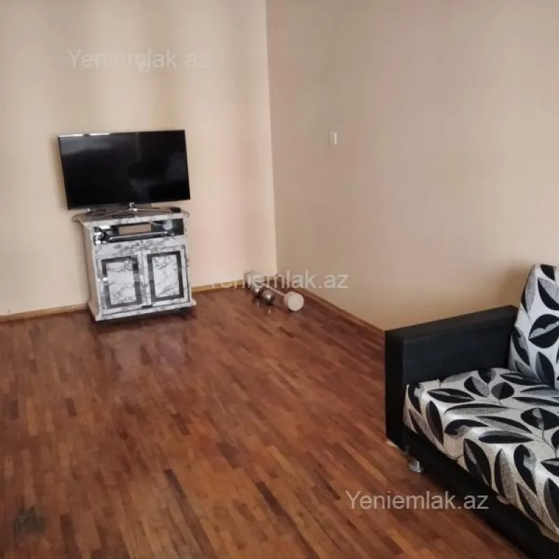 Satılır 2 otaqlı köhnə tikili 56 m²