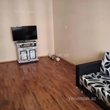 Satılır 2 otaqlı köhnə tikili 56 m²